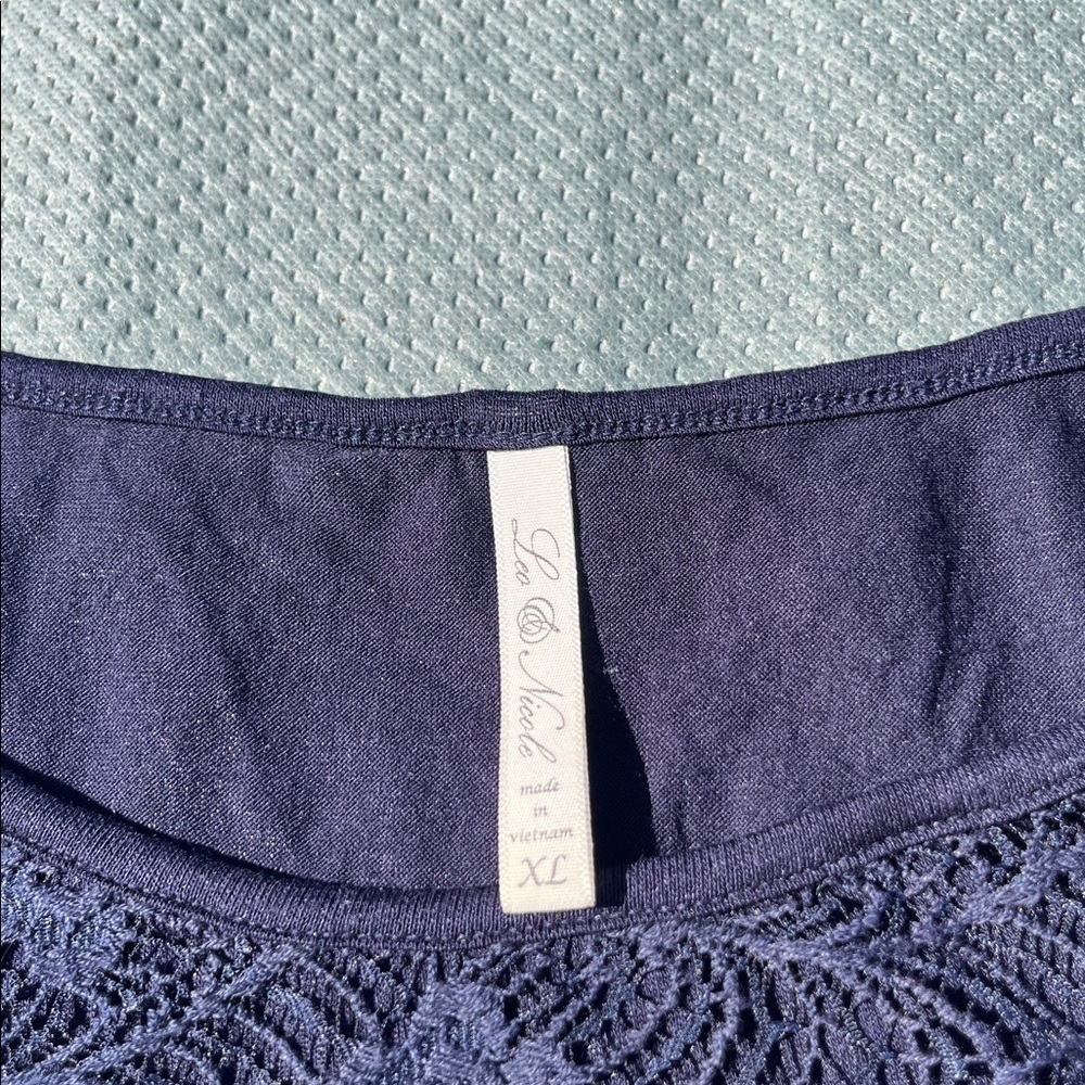Leo & Nicole Lace Blouse Navy - Picture 2 of 6